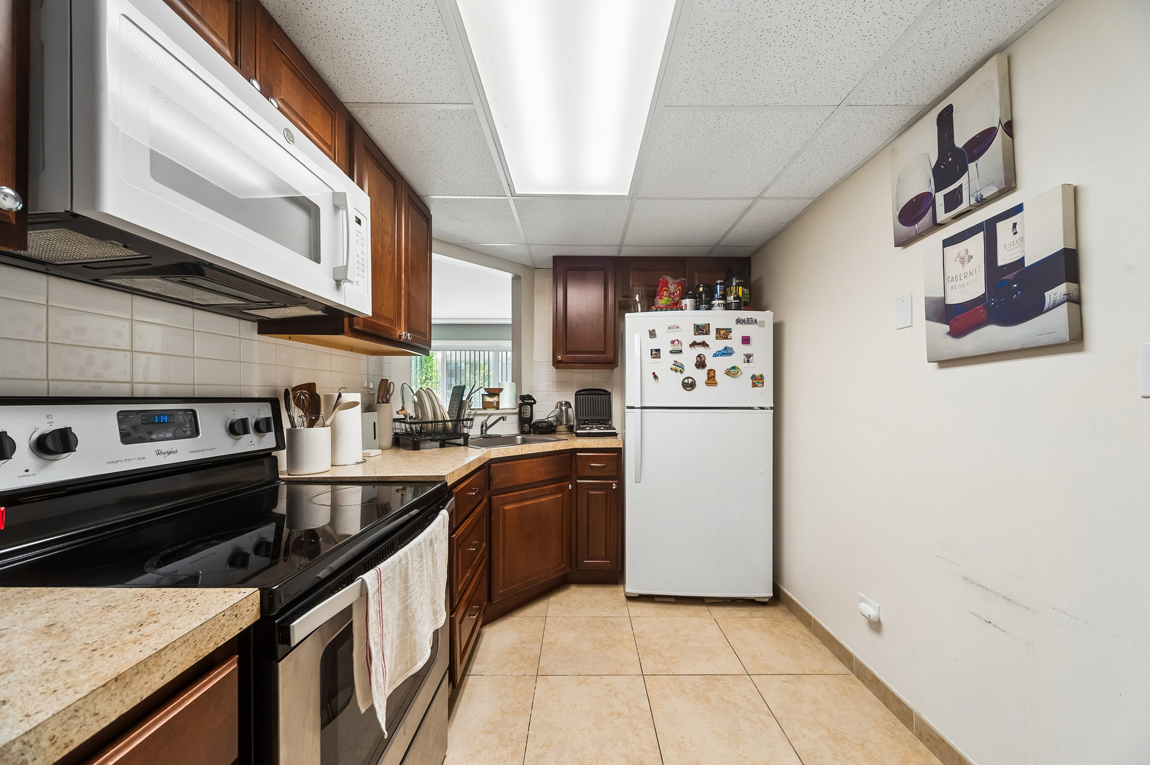 10337 B Dearlove Road Glenview, IL 60025 - Photo 8 of 25 Gallery Image 8