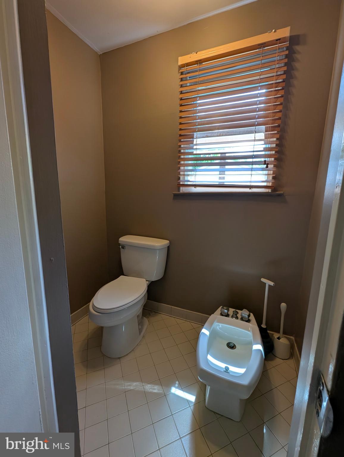 419 Kennebec Road Cherry Hill, NJ 08002 - Photo 27 of 35 Separate toilet room with bidet in Master Bathroom