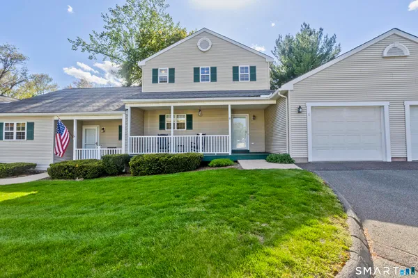 $299,999 | 8 Dibble Hollow Lane, Unit 8, Windsor Locks, CT 06096