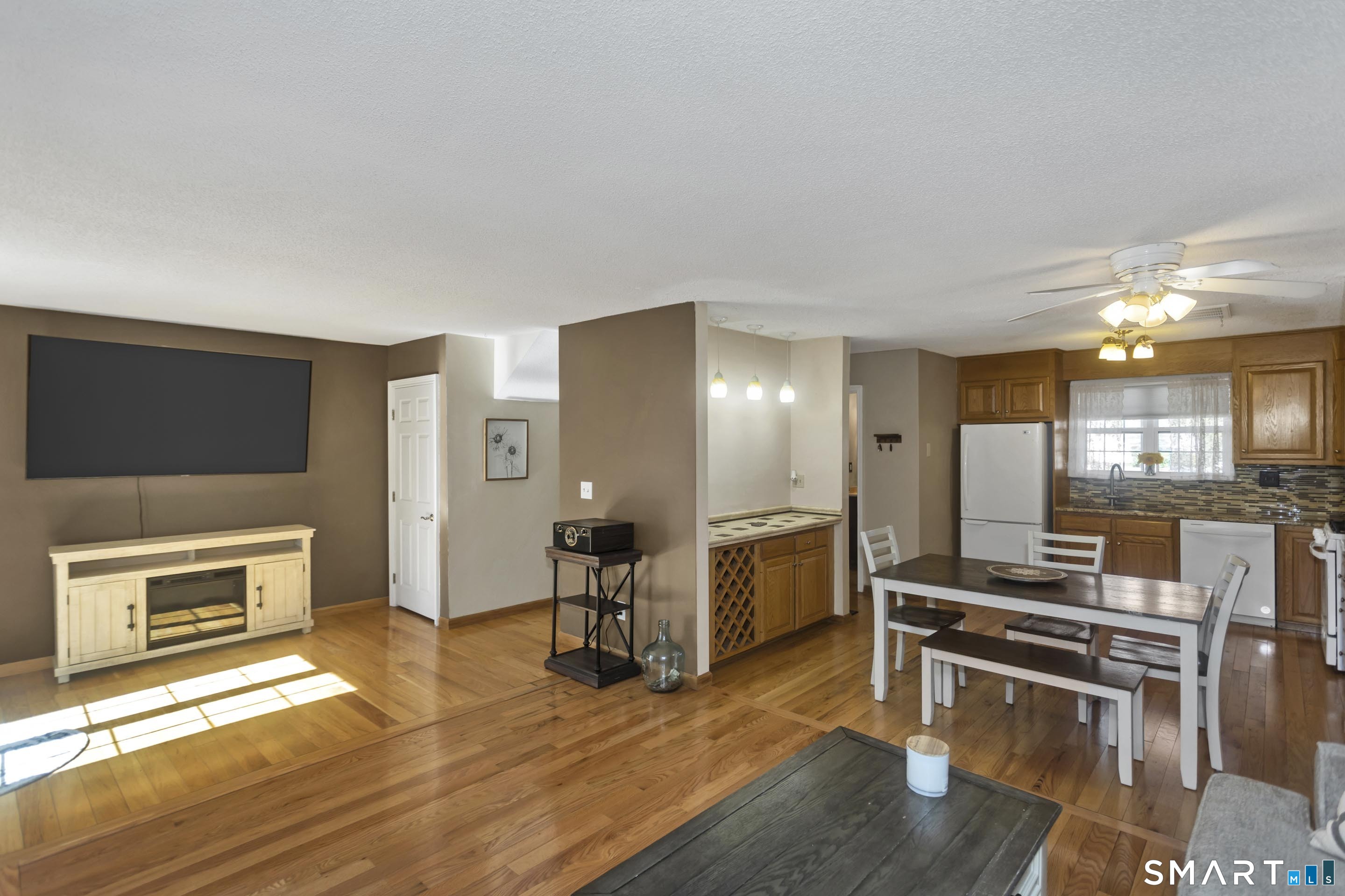 8 Dibble Hollow Lane, Unit 8 Windsor Locks, CT 06096 - Photo 11 of 32