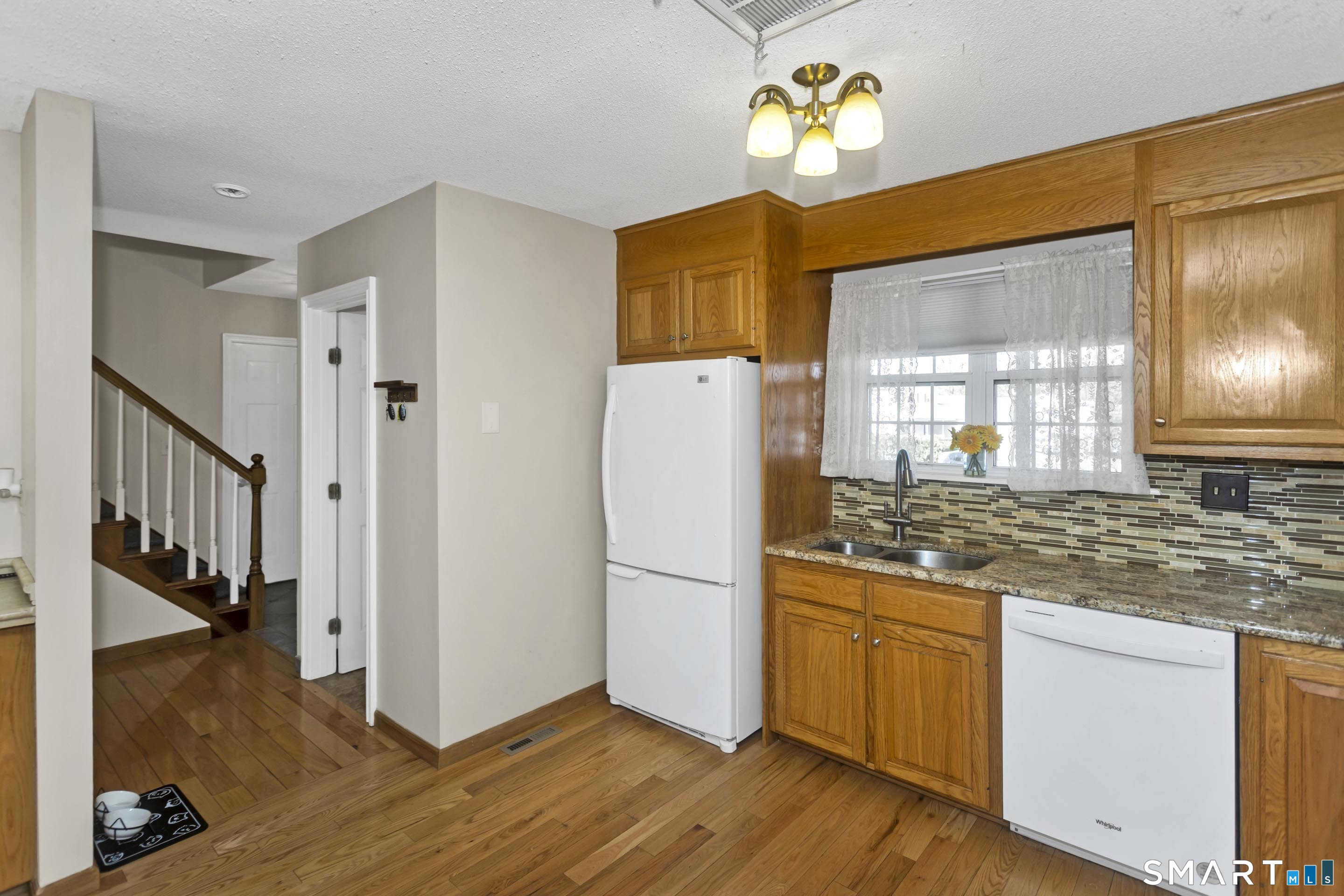 8 Dibble Hollow Lane, Unit 8 Windsor Locks, CT 06096 - Photo 4 of 32