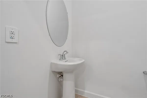 $2,100 | 14150 Gardeners Way, Fort Myers, FL 33913