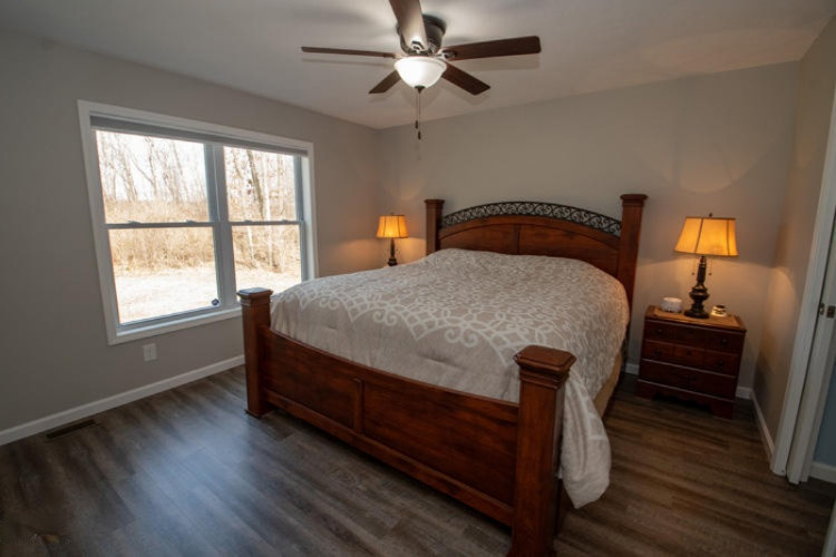3059 Detroit Road Niles, MI 49120 - Photo 5 of 49 3059 Detroit Rd Niles Master bedroom