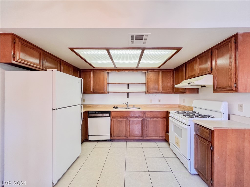 5576 West Rochelle Avenue, Unit 28B Las Vegas, NV 89103 - Photo 11 of 23