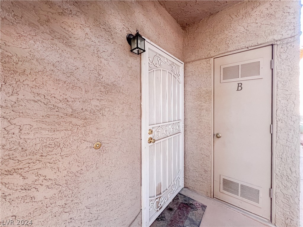 5576 West Rochelle Avenue, Unit 28B Las Vegas, NV 89103 - Photo 3 of 23
