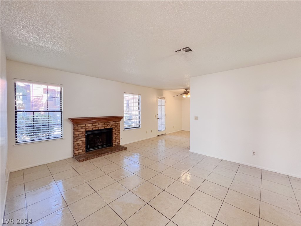 5576 West Rochelle Avenue, Unit 28B Las Vegas, NV 89103 - Photo 4 of 23