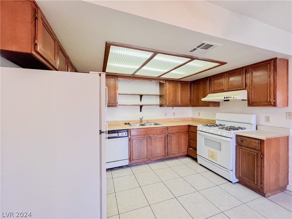 5576 West Rochelle Avenue, Unit 28B Las Vegas, NV 89103 - Photo 10 of 23