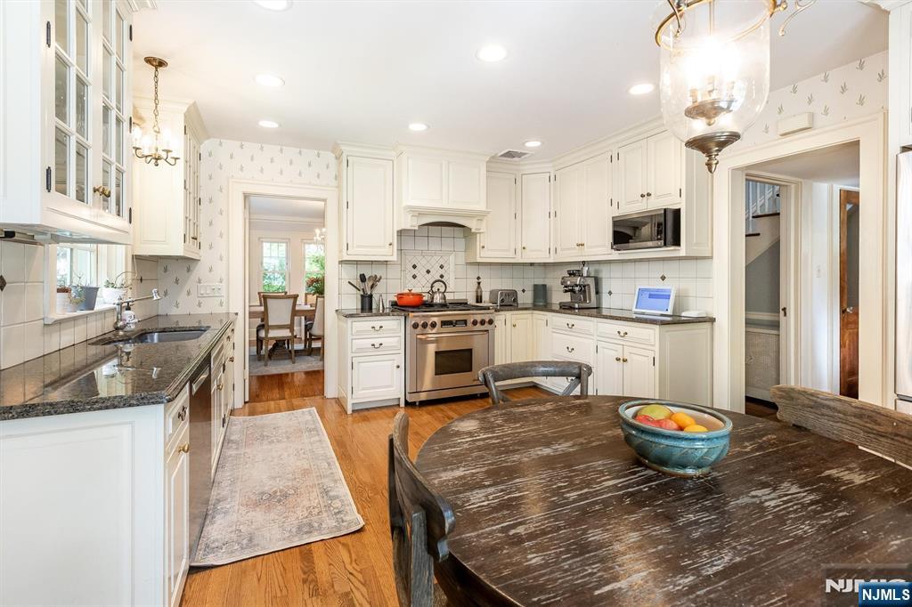 242 Forest Avenue Glen Ridge, NJ 07028 - Photo 18 of 49