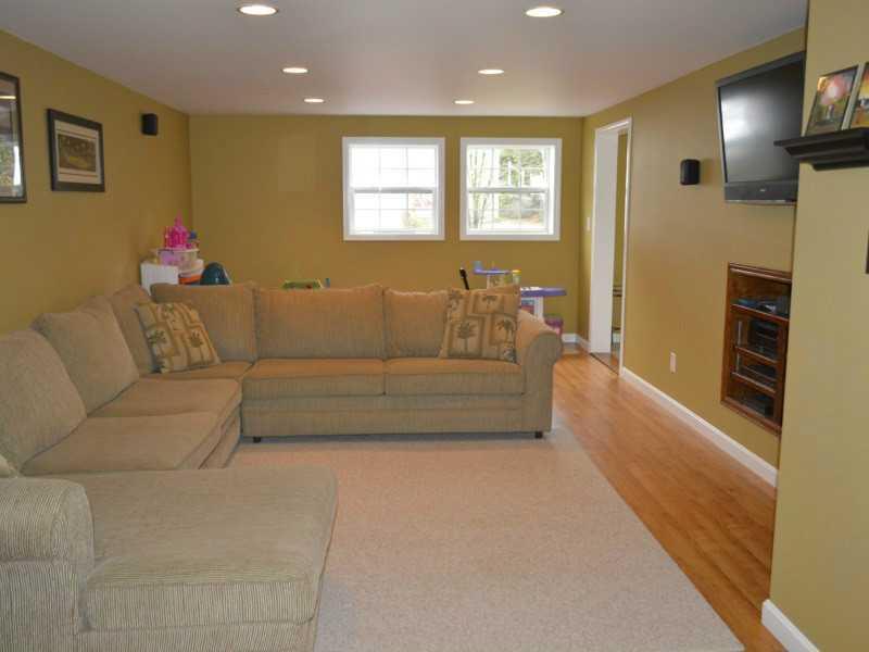 32 Western Promenade Paris, ME 04281 - Photo 26 of 35 Family Room.