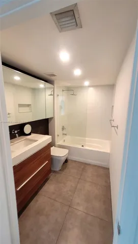 $489,000 | 1155 Brickell Bay Drive, Unit 2805, Miami, FL 33131