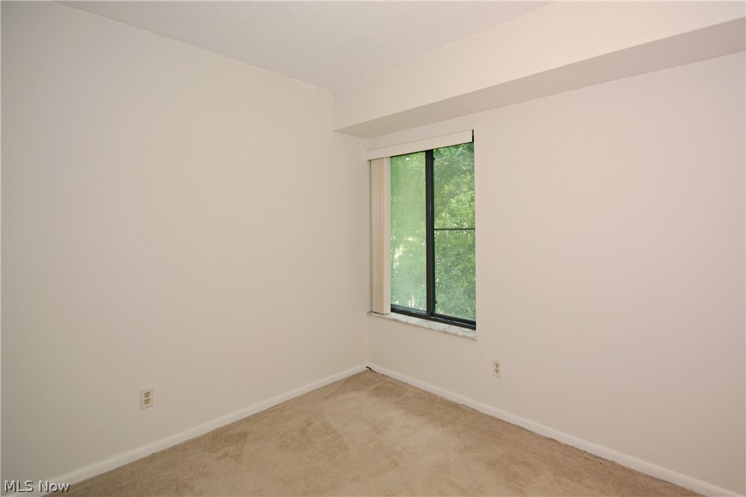 22960 Mastick Road, Unit 202 Cleveland, OH 44126 - Photo 18 of 29 Second bedroom