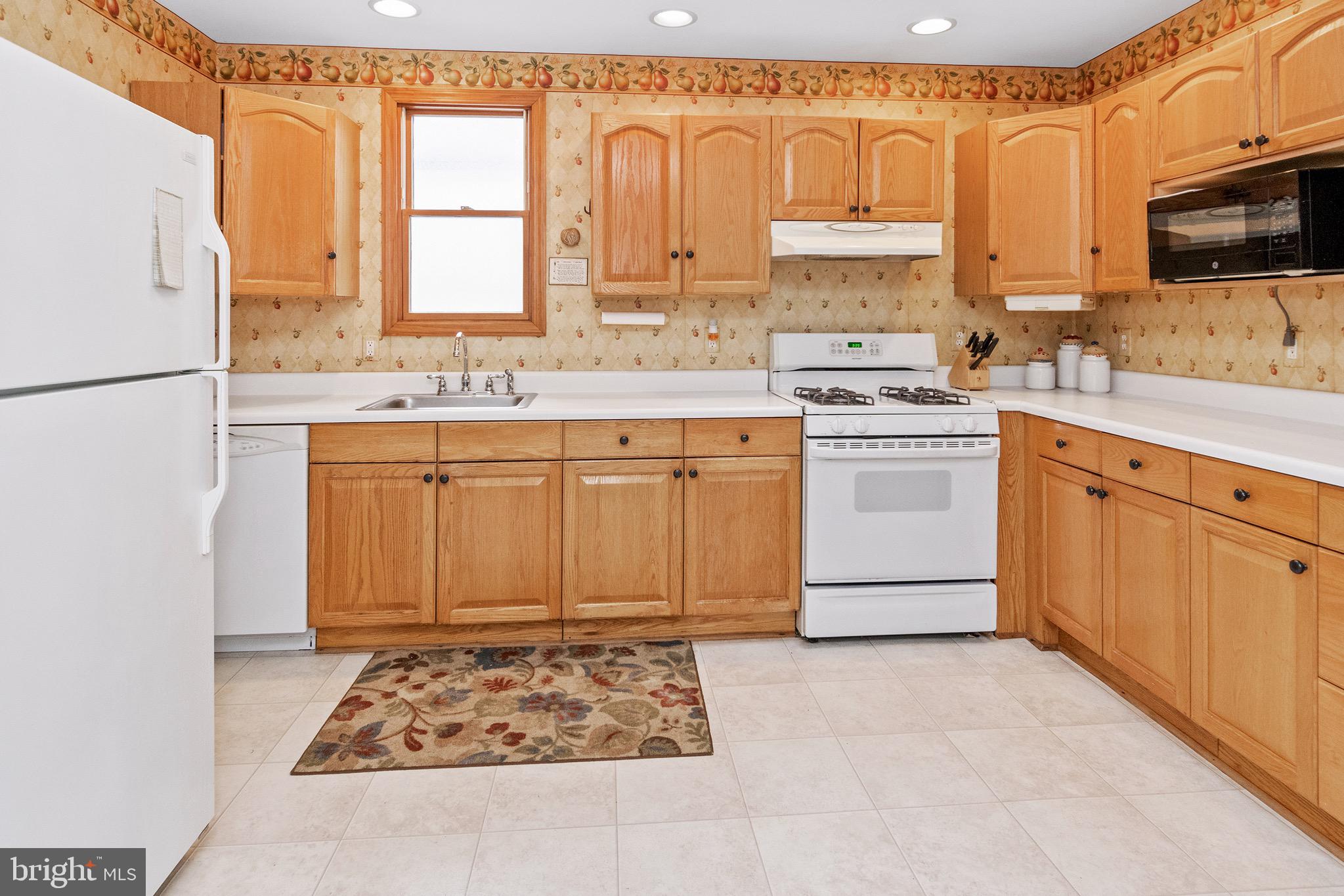 409 Elmwood Road Baltimore, MD 21206 - Photo 11 of 31