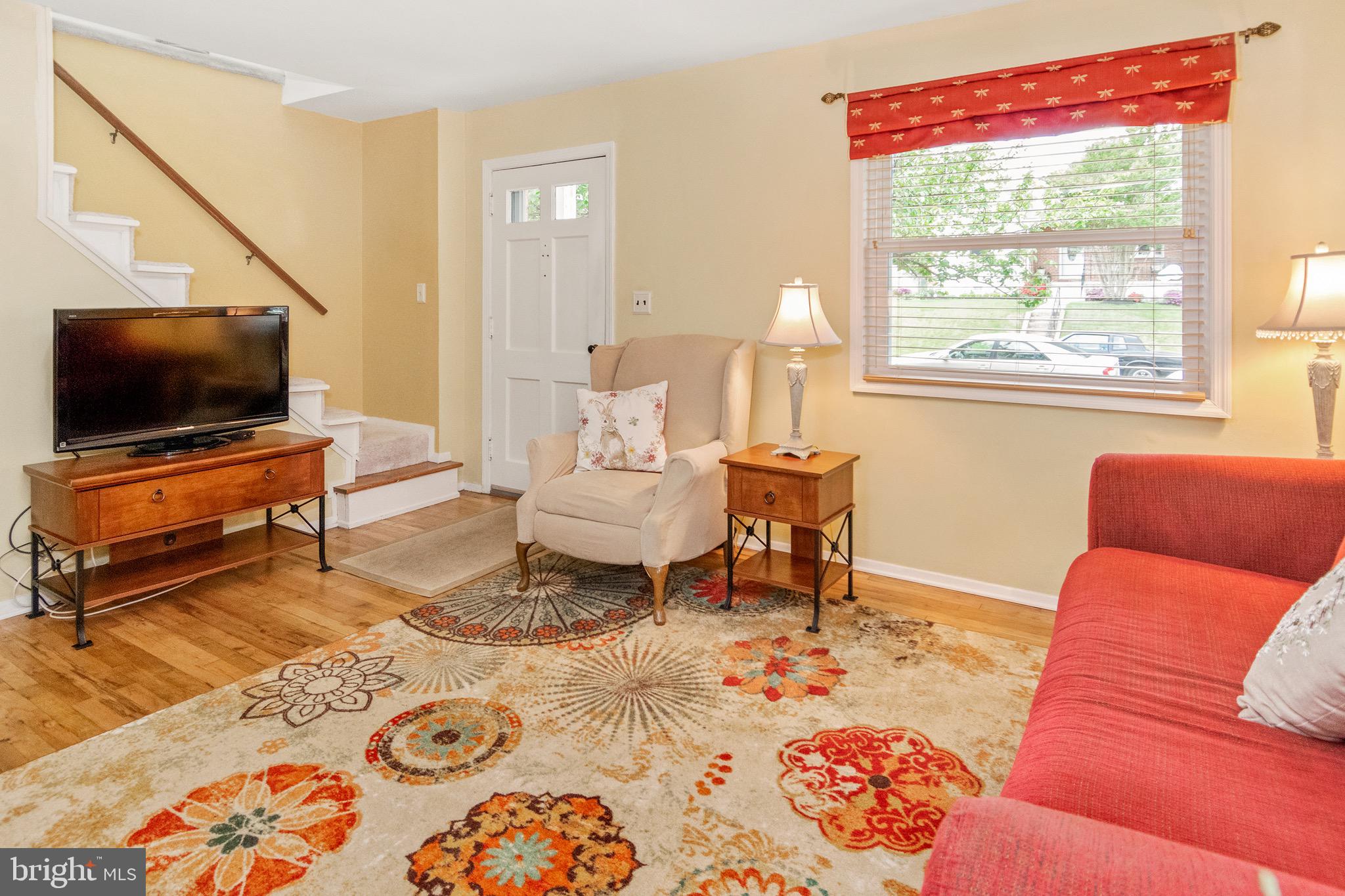 409 Elmwood Road Baltimore, MD 21206 - Photo 3 of 31 Front Living Room