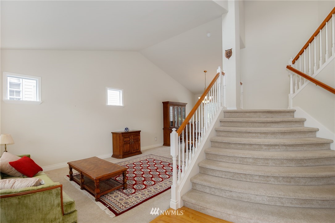 18544 173rd Way Southeast Renton, WA 98058 - Photo 2 of 25 Gallery Image 2