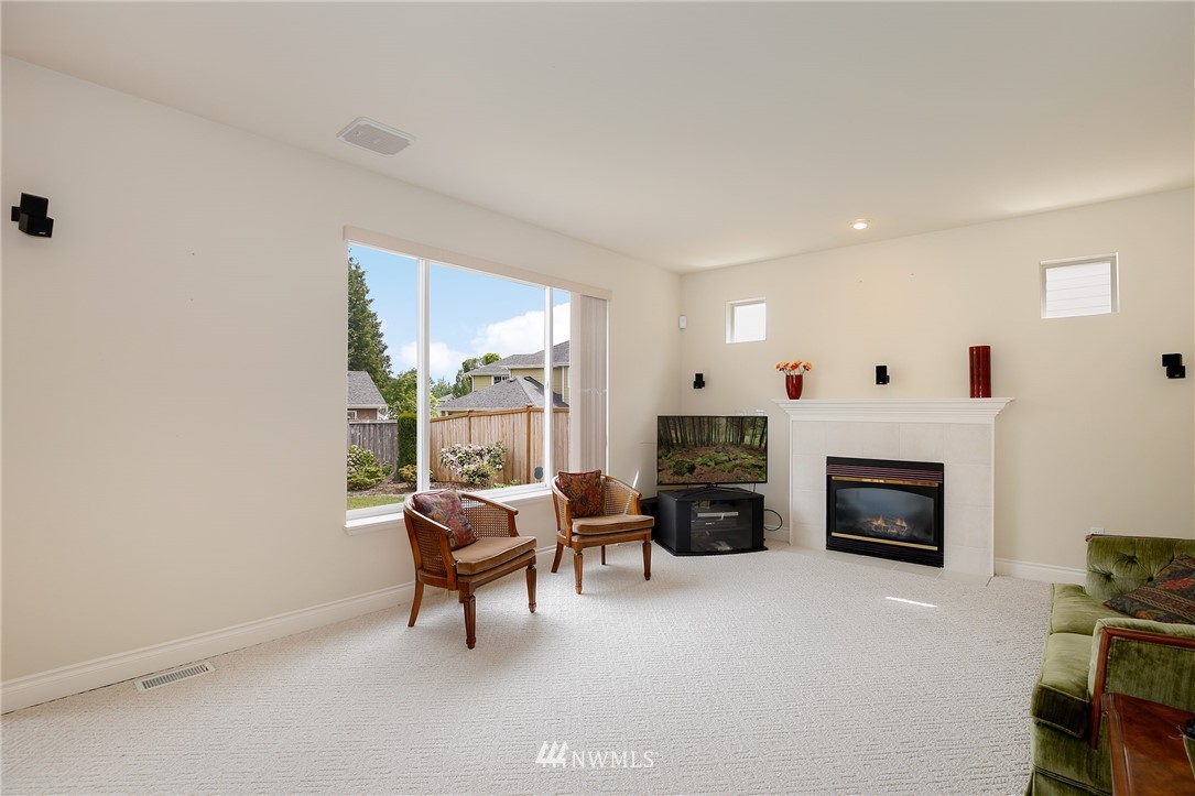 18544 173rd Way Southeast Renton, WA 98058 - Photo 3 of 25 Gallery Image 3
