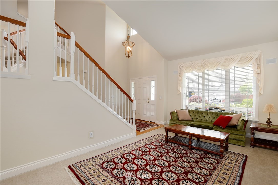 18544 173rd Way Southeast Renton, WA 98058 - Photo 4 of 25 Gallery Image 4