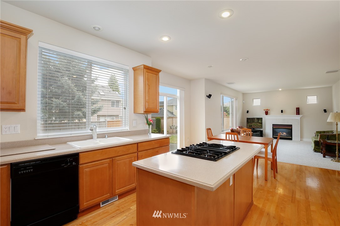 18544 173rd Way Southeast Renton, WA 98058 - Photo 9 of 25 Gallery Image 9