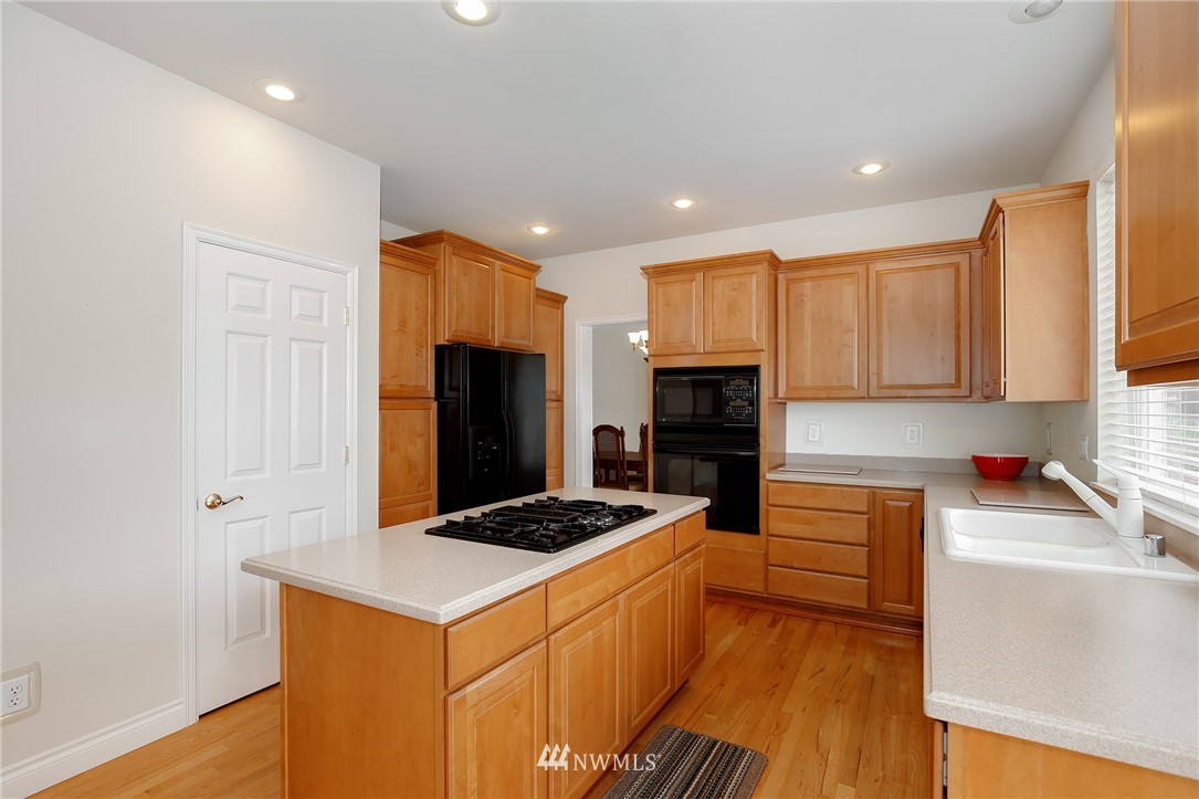 18544 173rd Way Southeast Renton, WA 98058 - Photo 10 of 25 Gallery Image 10
