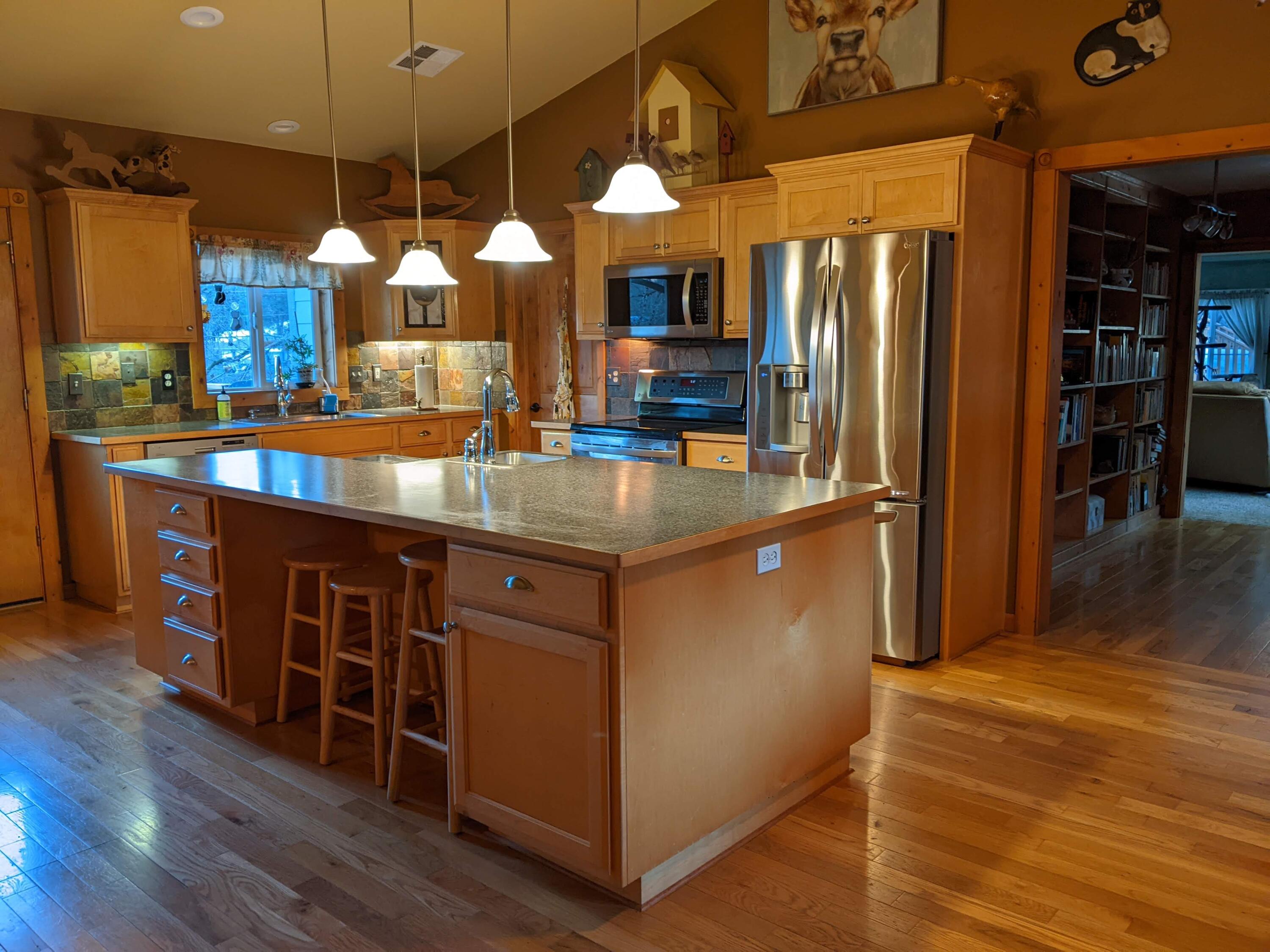 1472 Pine Grove Road Rogue River, OR 97537 - Photo 17 of 29 Kitchen