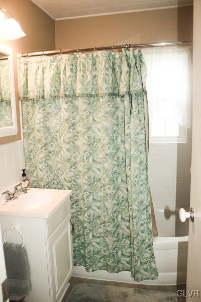 3029 Westminster Road Bethlehem, PA 18017 - Photo 15 of 31 Gallery Image 15