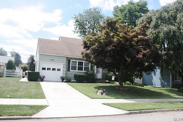 3029 Westminster Road Bethlehem, PA 18017 - Photo 2 of 31 Gallery Image 2