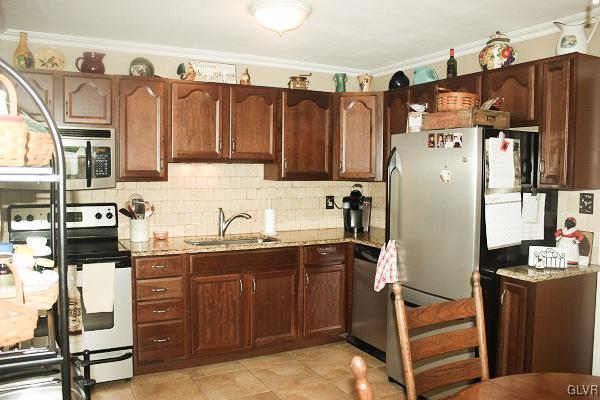 3029 Westminster Road Bethlehem, PA 18017 - Photo 9 of 31 Gallery Image 9