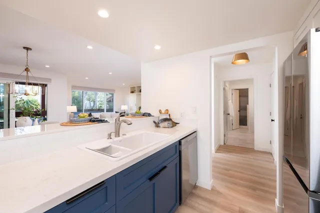 $600,000 | 490 Mariners Island Boulevard, Unit 102, San Mateo, CA 94404