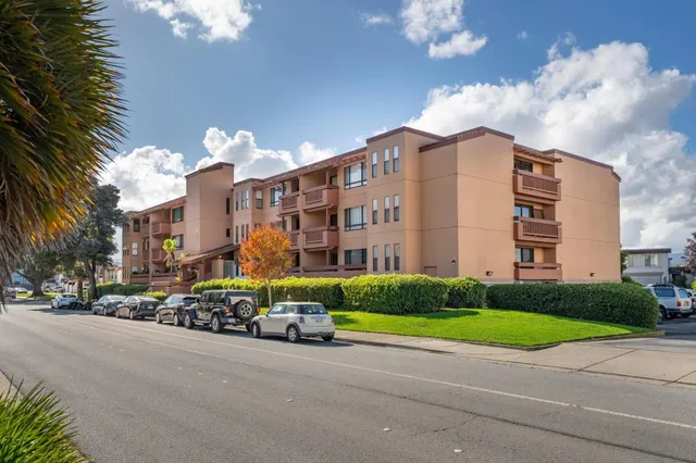 $600,000 | 490 Mariners Island Boulevard, Unit 102, San Mateo, CA 94404