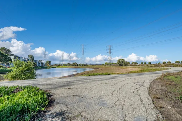 $600,000 | 490 Mariners Island Boulevard, Unit 102, San Mateo, CA 94404