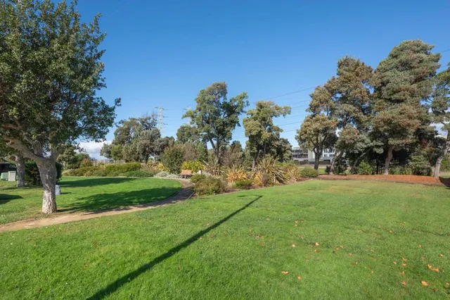 $600,000 | 490 Mariners Island Boulevard, Unit 102, San Mateo, CA 94404