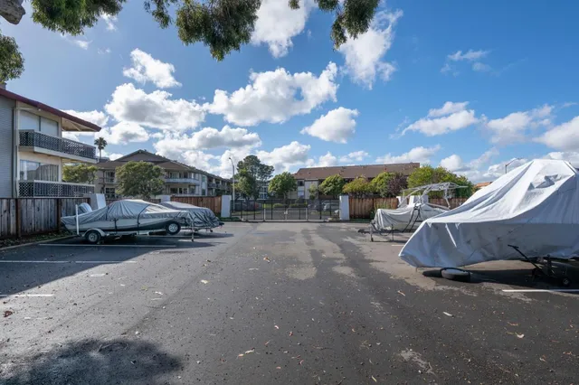 $600,000 | 490 Mariners Island Boulevard, Unit 102, San Mateo, CA 94404