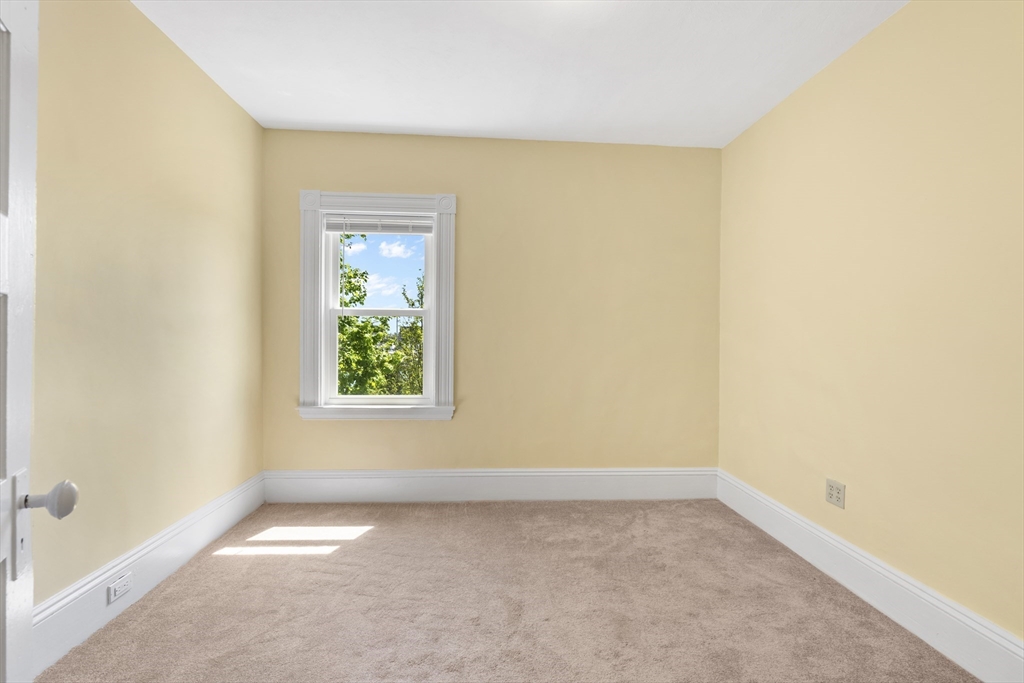 12 Folger Avenue, Unit 3 Beverly, MA 01915 - Photo 10 of 13