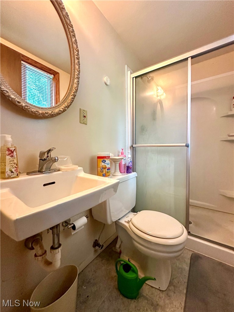 7697 Micawber Road Northeast Warren, OH 44484 - Photo 14 of 46 Attached bath