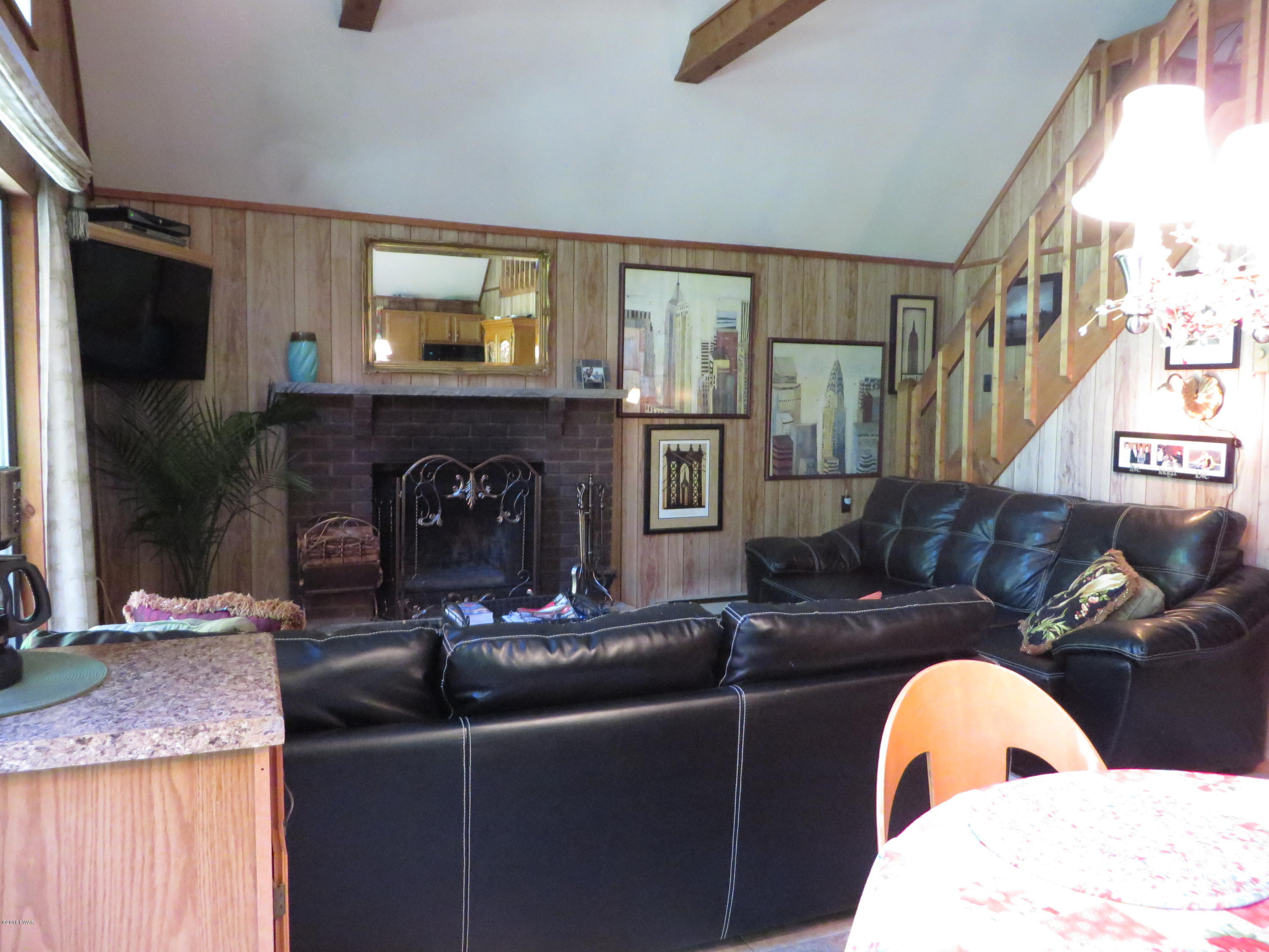2112 Eagle Path Bushkill, PA 18324 - Photo 7 of 46