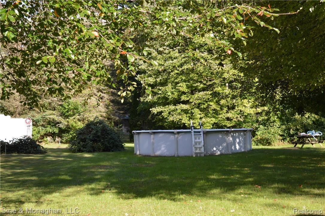 8635 Stone Road Algonac, MI 48001 - Photo 7 of 28 012.JPG