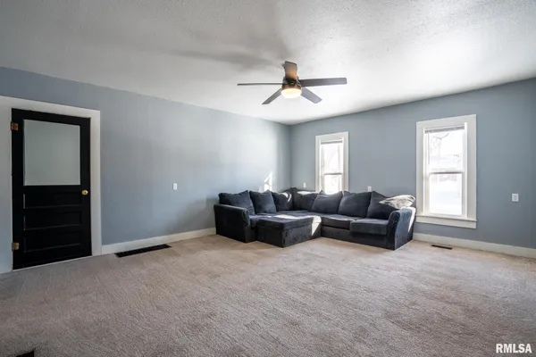 $120,000 | 303 Washington Street, Carterville, IL 62918