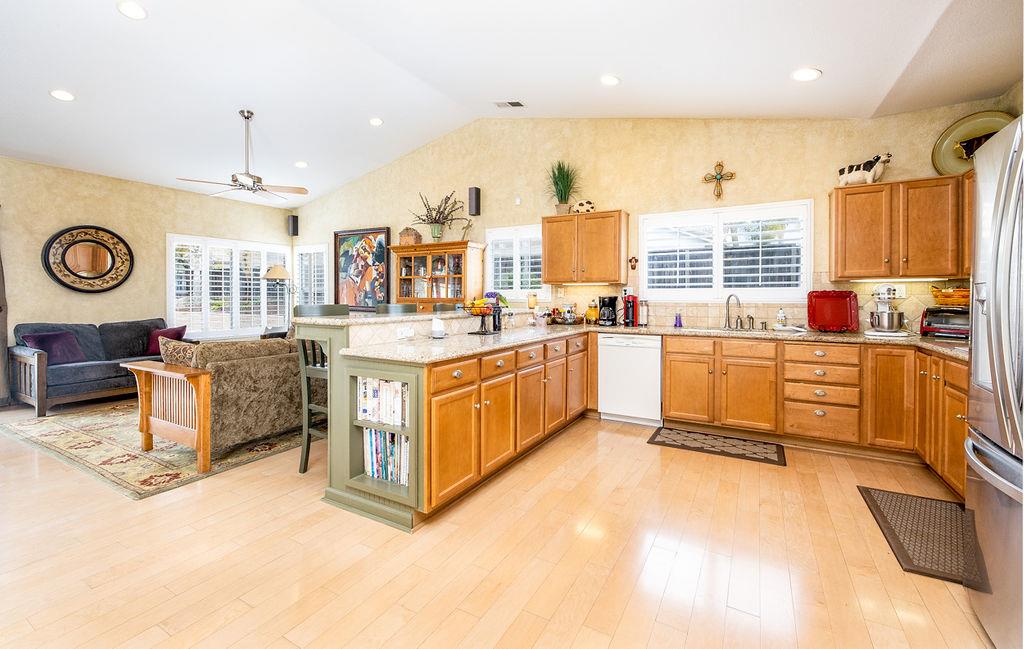 265 Blueridge Street Soledad, CA 93960 - Photo 11 of 33 a large white kitchen with a large window