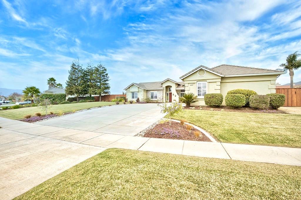 265 Blueridge Street Soledad, CA 93960 - Photo 2 of 33 a view of front of house with a yard