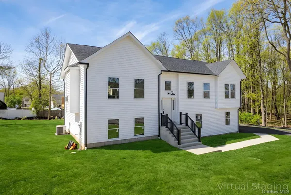 $825,000 | 748 9w Route, Valley Cottage, NY 10989