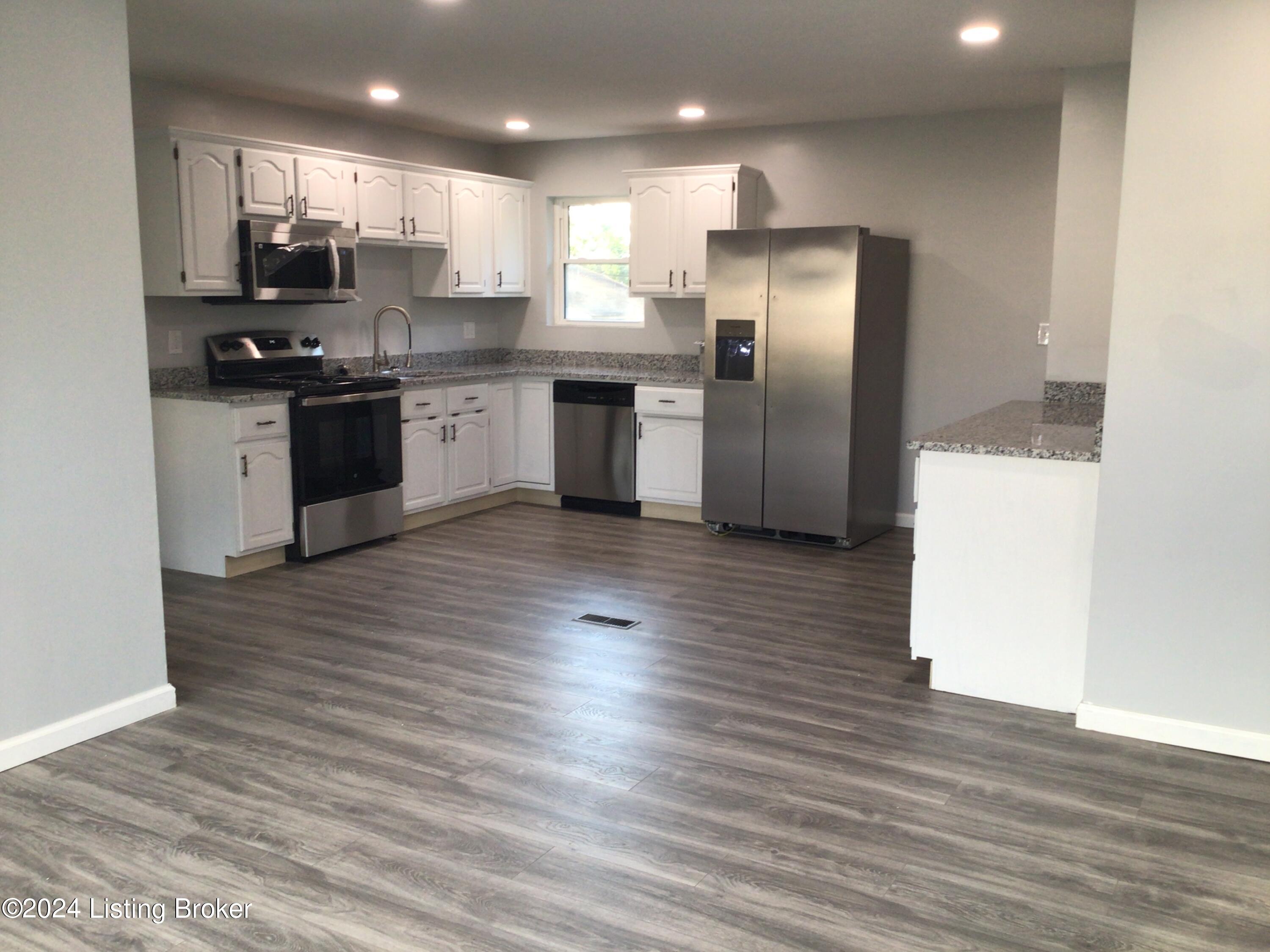 507 Overlook Road Louisville, KY 40229 - Photo 7 of 19 image