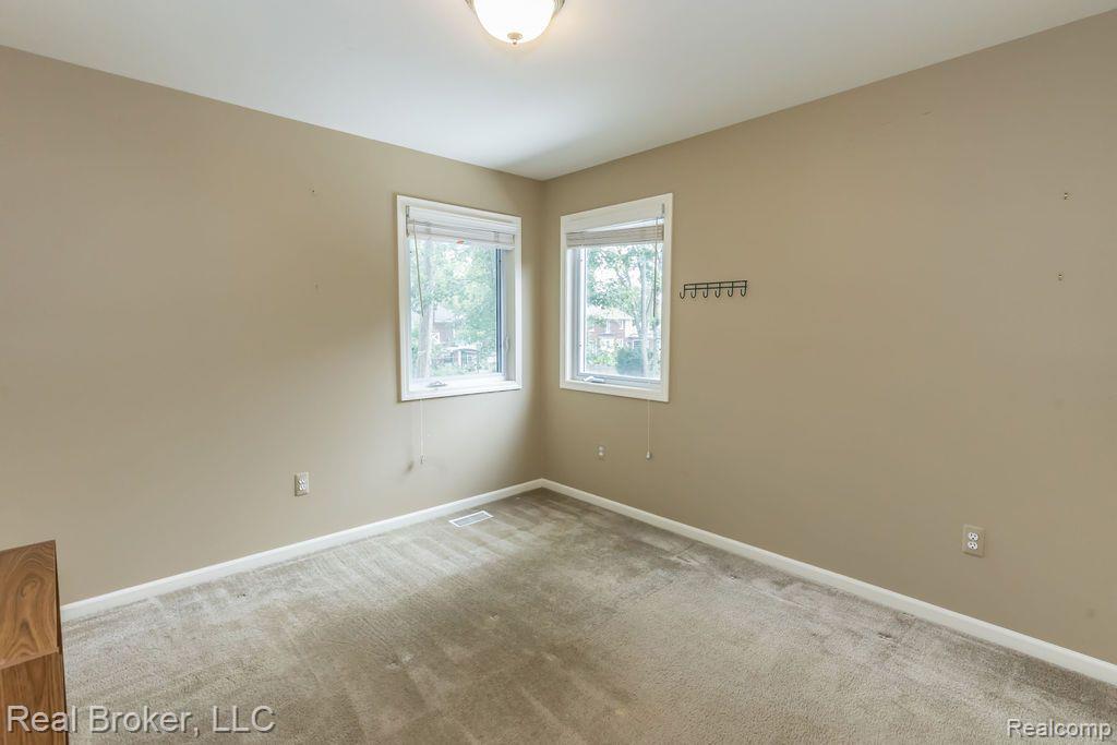 2833 Trafford Road Royal Oak, MI 48073 - Photo 23 of 35 Gallery Image 23