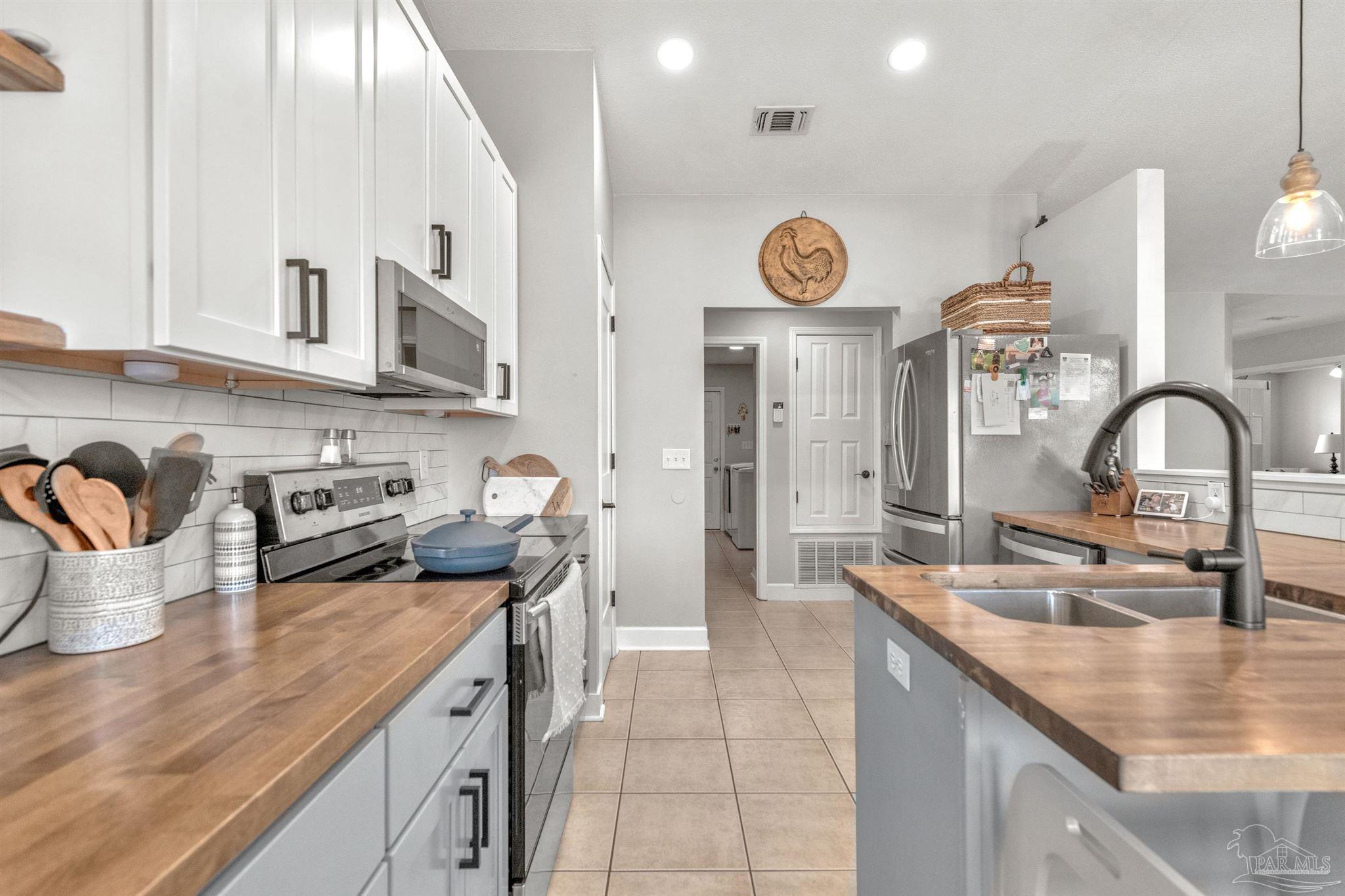 7667 Marthas Way Navarre, FL 32566 - Photo 14 of 37