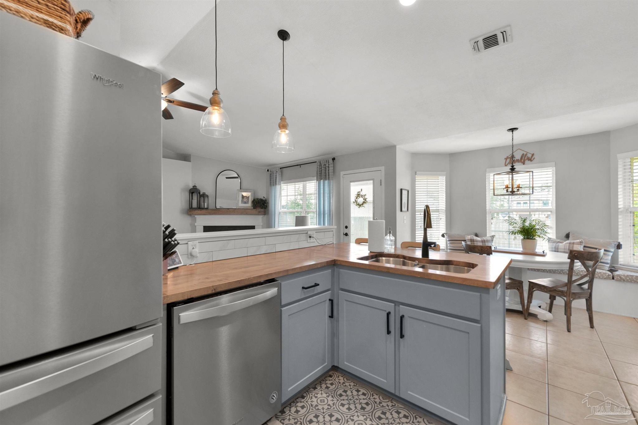 7667 Marthas Way Navarre, FL 32566 - Photo 17 of 37