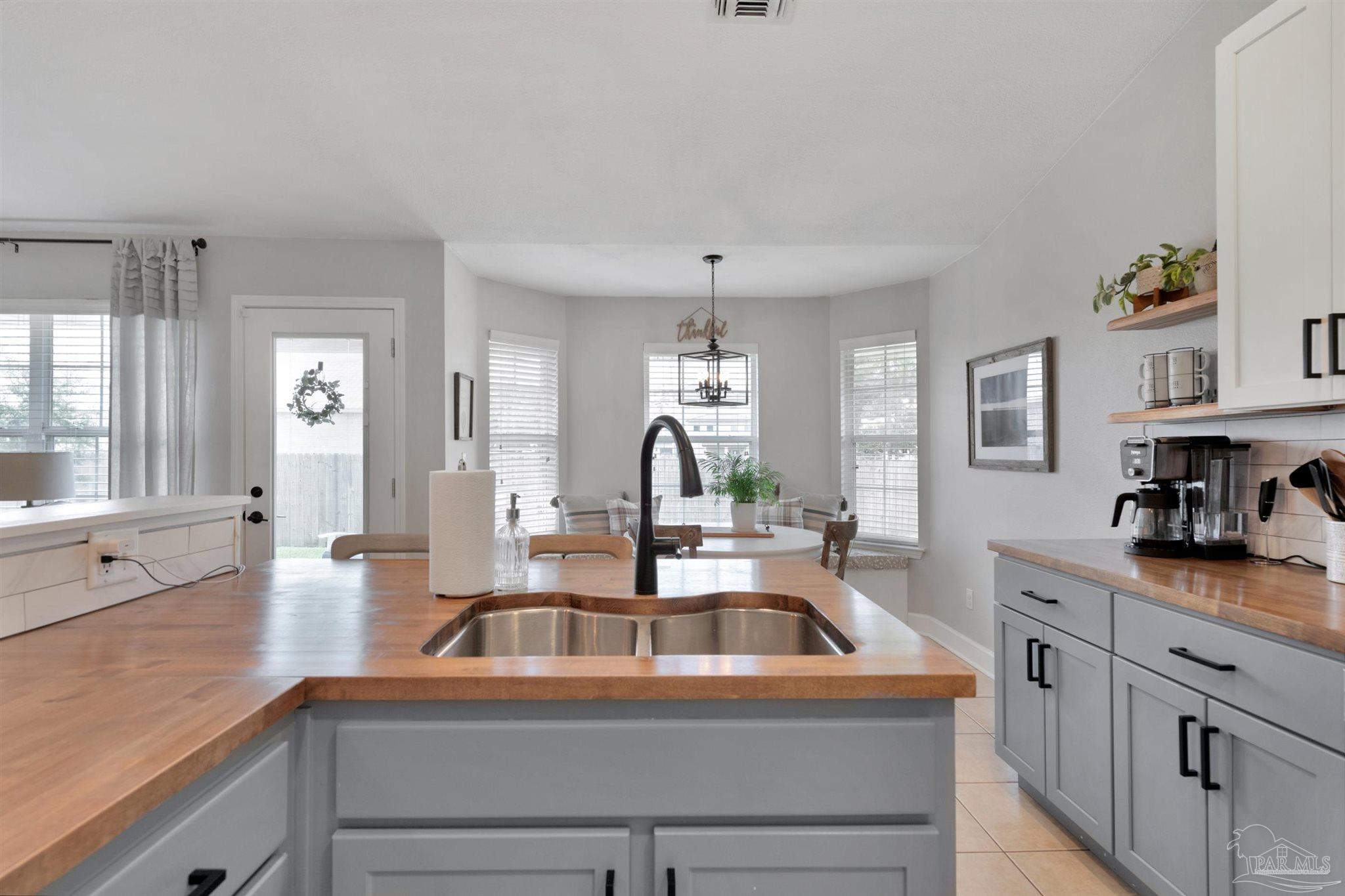 7667 Marthas Way Navarre, FL 32566 - Photo 19 of 37