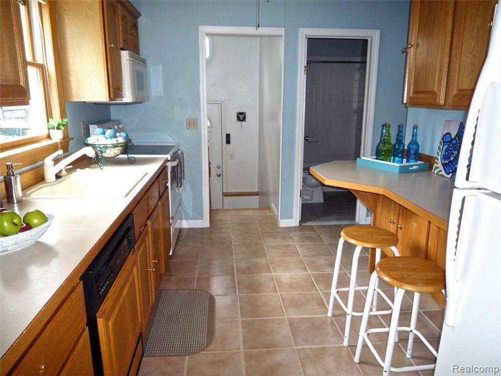 3313 Harvard Road Royal Oak, MI 48073 - Photo 8 of 34