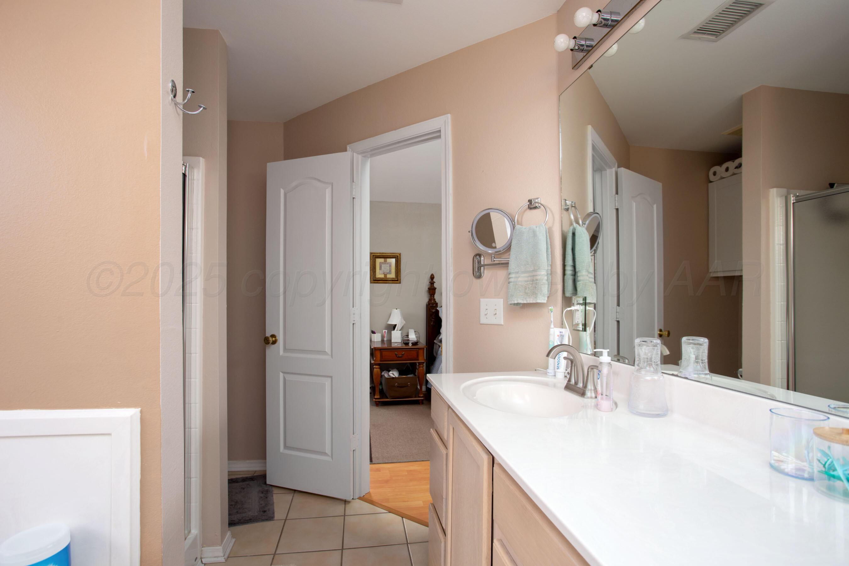 1011 Pikes Peak Drive Amarillo, TX 79110 - Photo 15 of 28 Primary Bathroom 2