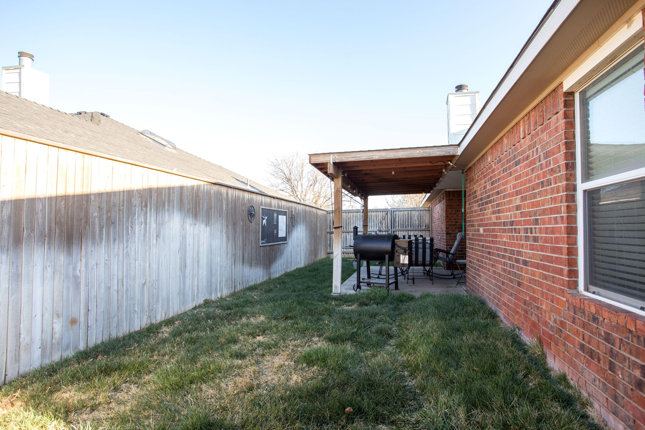 1011 Pikes Peak Drive Amarillo, TX 79110 - Photo 26 of 28 Backyard
