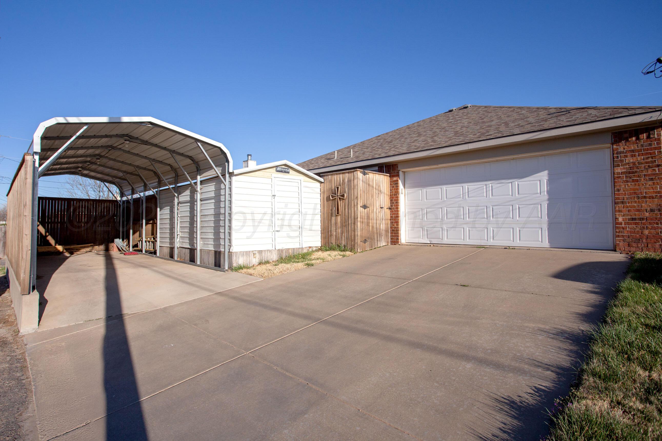 1011 Pikes Peak Drive Amarillo, TX 79110 - Photo 28 of 28 Garage