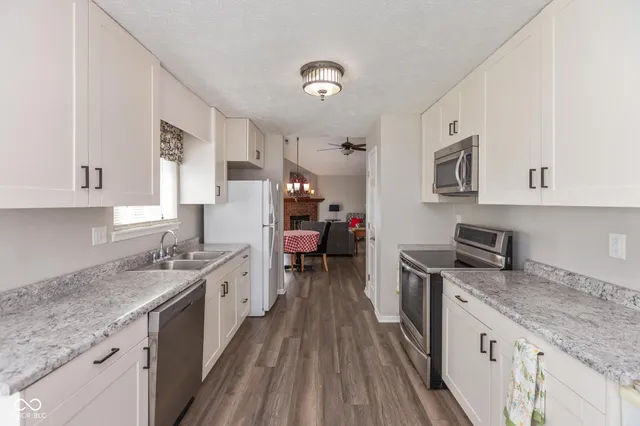 $275,000 | 9456 Charter Drive, Indianapolis, IN 46250