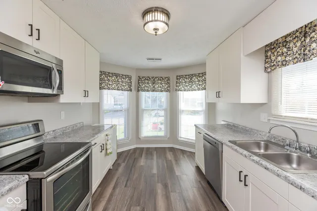 $275,000 | 9456 Charter Drive, Indianapolis, IN 46250